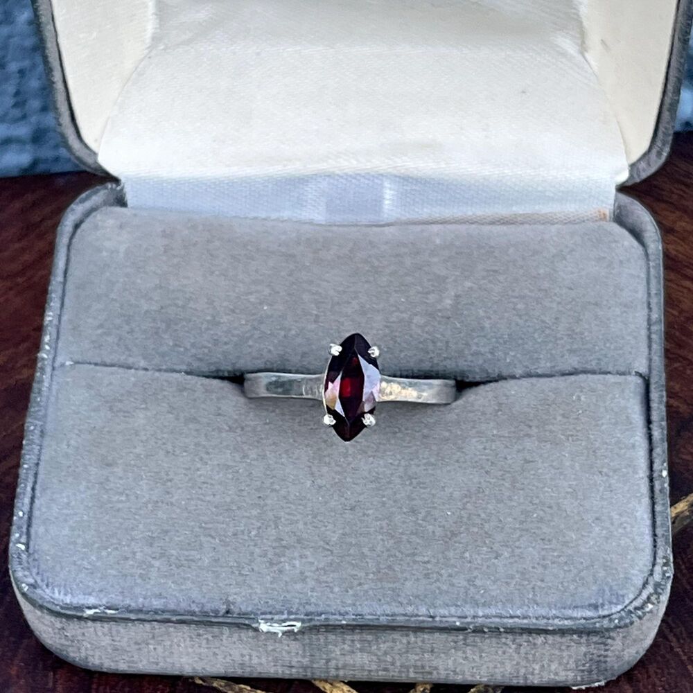 Sterling Silver Solitaire Cocktail Ring with Red Stone Size 8 1/2 - Picture 5 of 13